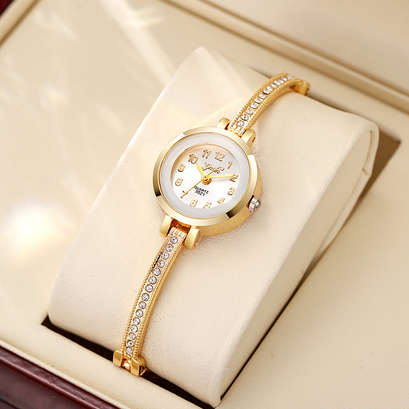 PREMIUM GOLDEN GLAMOUR
